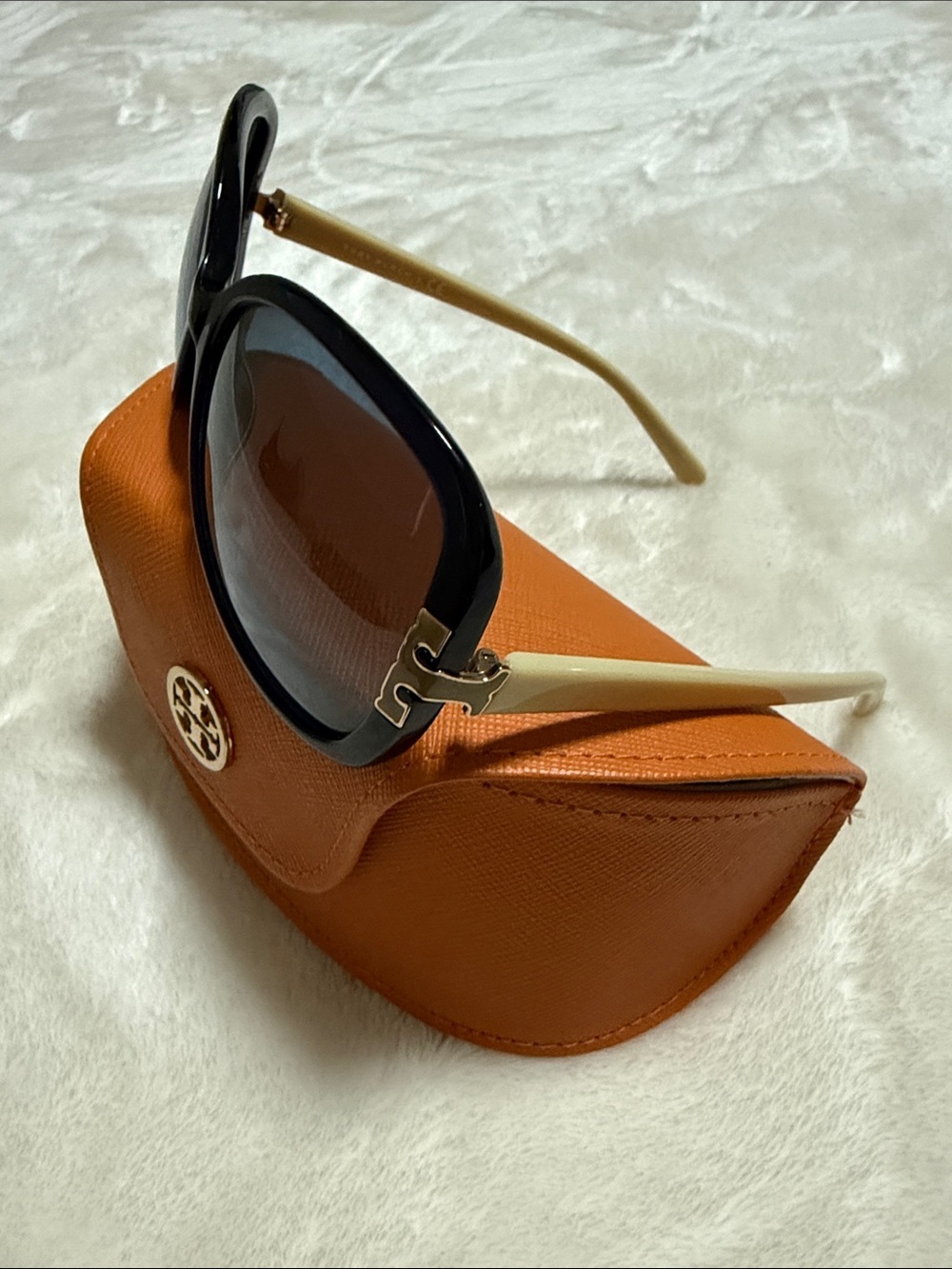 Tory Burch Black Frame Sunglasses with Orange Case - Picture 2 of 5